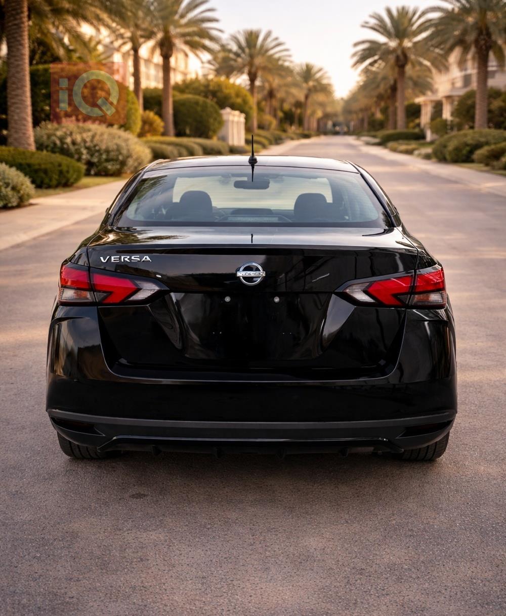 نيسان فيرسا